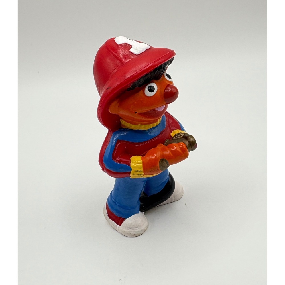 Vintage 1987 Playskool Sesame Street Ernie PVC Figure Lot Bathtub Fireman 3pc - Picture 7 of 9